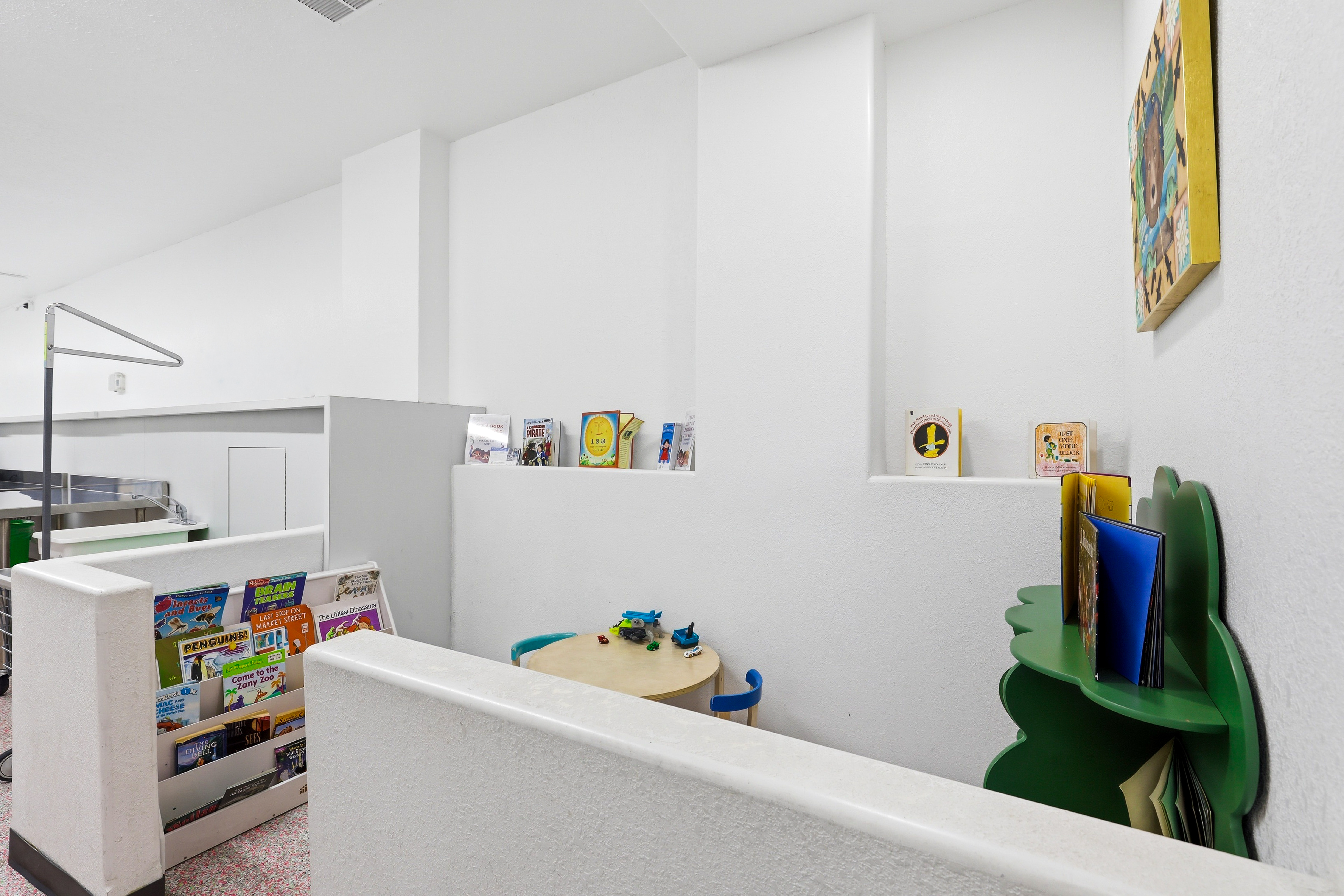 24Hour Kankakee Laundromat Childrens Area
