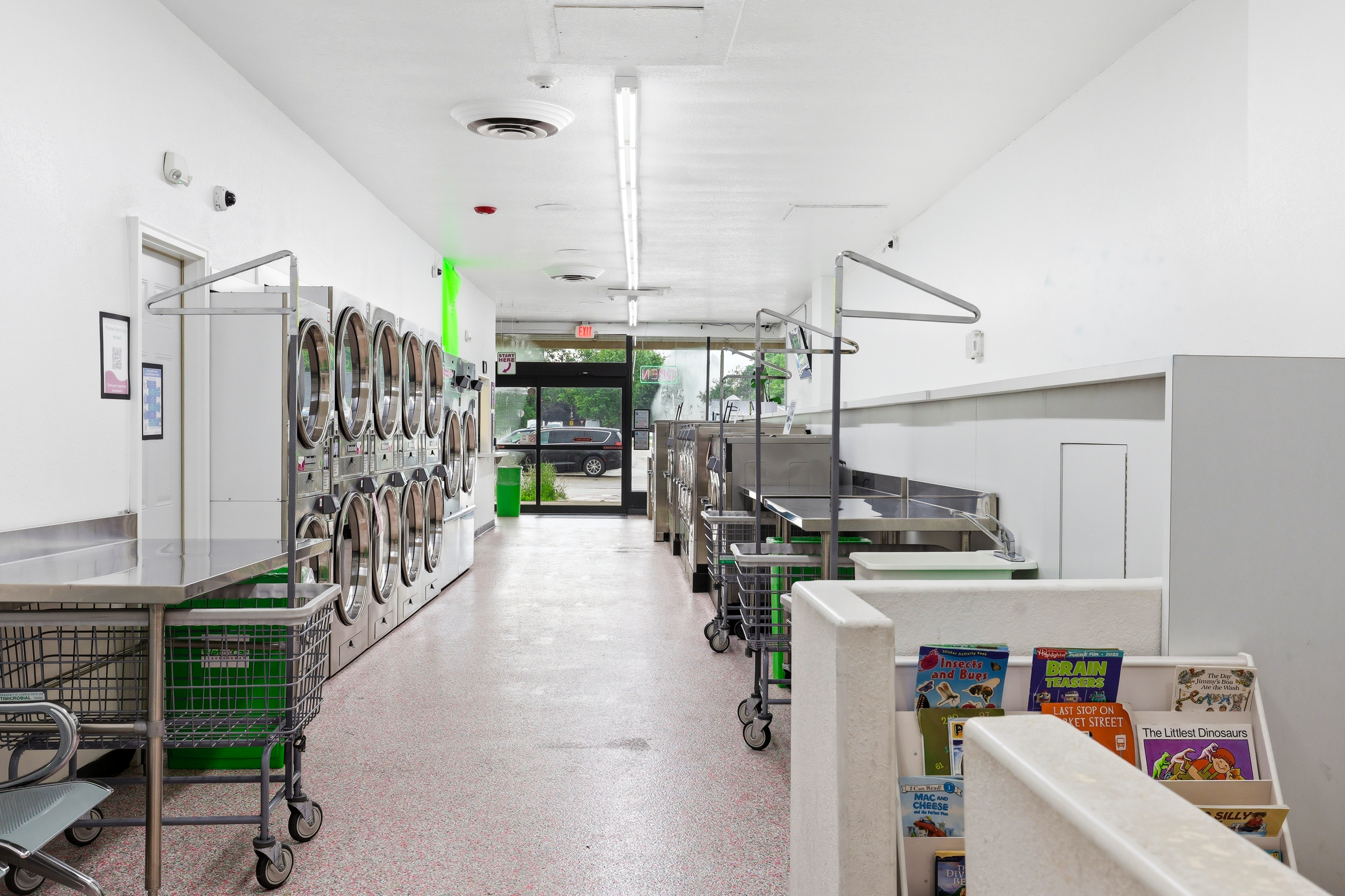 24Hour Kankakee Laundromat Bright